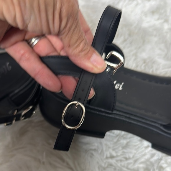 Black Sandals - Picture 8 of 9
